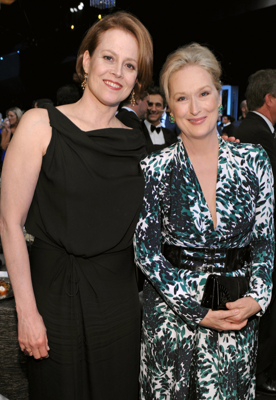 LOS ANGELES, Jan 23, 2010 - Sigourney Weaver and Meryl Streep at the Screen Actors Guild Award
